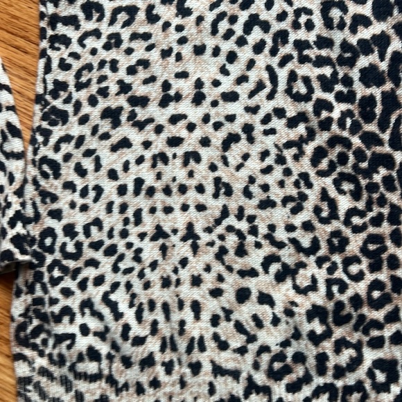 J. McLaughlin cheetah cashmere Print Sweater XS NWT - Picture 3 of 6